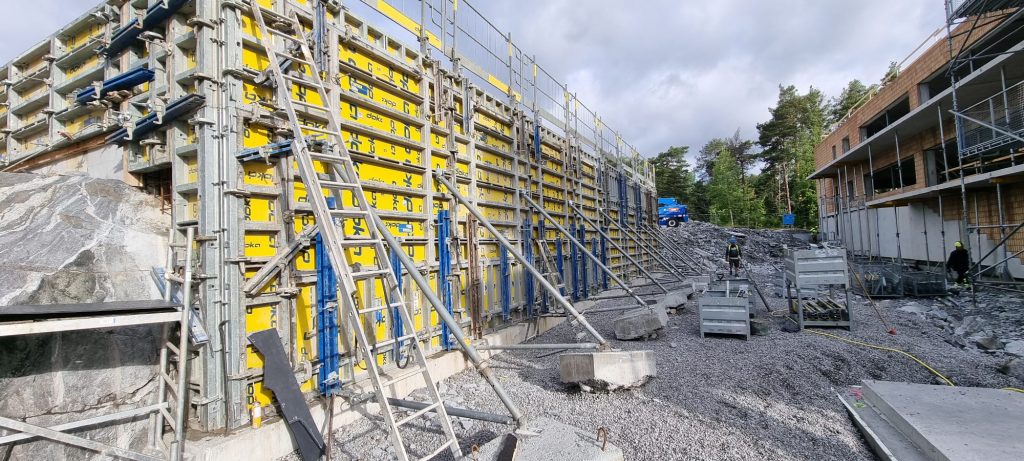 Betonēšanas veidņi objektā ārpus pilsētas